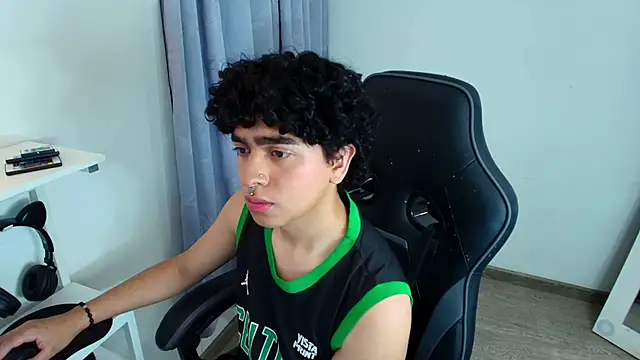  nickconnor01 online show from 01-10-25, 12:38