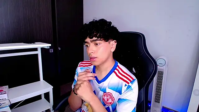  nickconnor01 online show from 01-31-25, 06:03