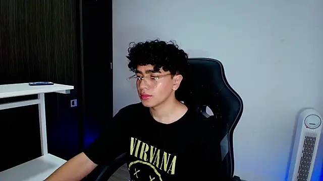  nickconnor01 online show from 02-05-25, 08:57