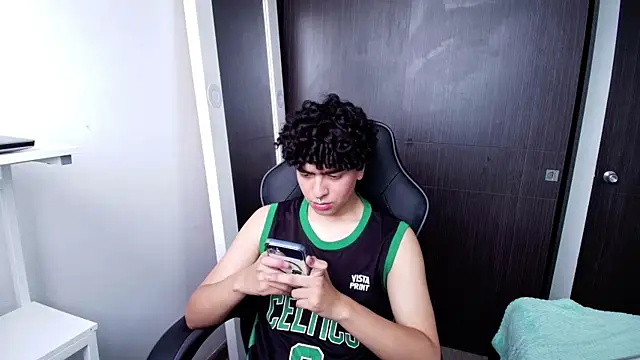  nickconnor01 online show from 02-19-25, 05:38