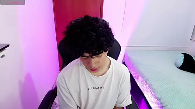  nickconnor01 online show from 03-11-25, 08:20