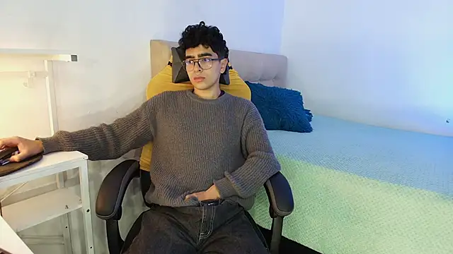  nickconnor01 online show from 10-16-25, 06:25