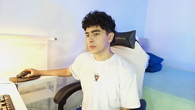  nickconnor01 online show from 10-22-25, 01:39