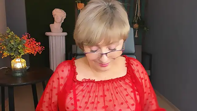 Snapshot of sugar_vivien chatting on 12-19-24, 04:24 sugar vivien online show from 12-19-24, 04:24