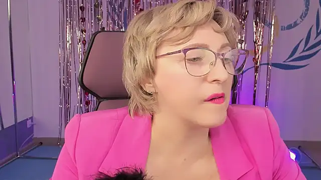 Snapshot of sugar_vivien chatting on 02-26-25, 09:10 sugar vivien online show from 02-26-25, 09:10