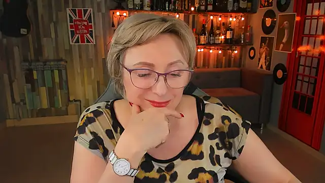 Snapshot of sugar_vivien chatting on 02-27-25, 04:10 sugar vivien online show from 02-27-25, 04:10