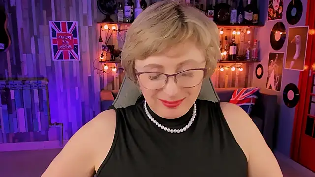 Snapshot of sugar_vivien chatting on 03-07-25, 08:33 sugar vivien online show from 03-07-25, 08:33