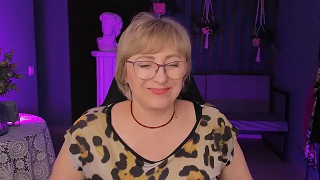 Snapshot of sugar_vivien chatting on 03-12-25, 06:11 sugar vivien online show from 03-12-25, 06:11