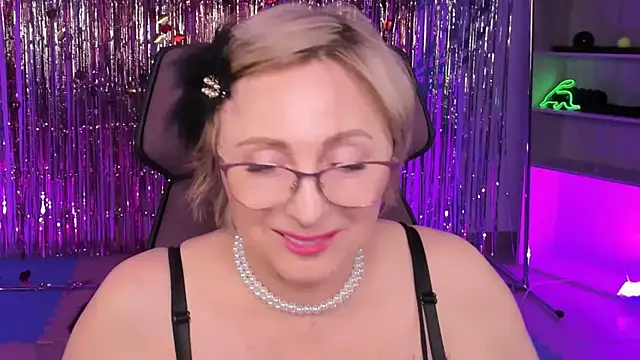 Snapshot of sugar_vivien chatting on 03-19-25, 03:29 sugar vivien online show from 03-19-25, 03:29