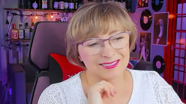 Snapshot of sugar_vivien chatting on 10-13-25, 01:11 sugar vivien online show from 10-13-25, 01:11