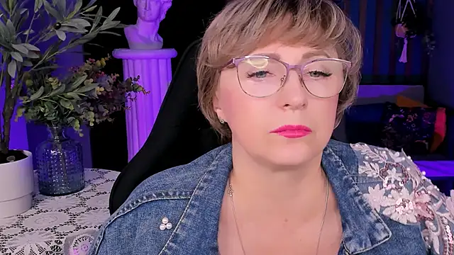 Snapshot of sugar_vivien chatting on 10-15-25, 01:33 sugar vivien online show from 10-15-25, 01:33