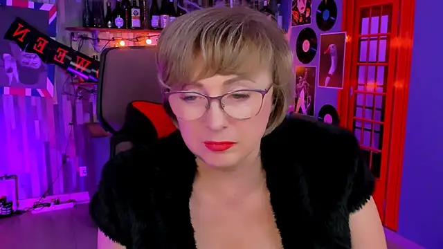 Snapshot of sugar_vivien chatting on 10-28-25, 01:14 sugar vivien online show from 10-28-25, 01:14