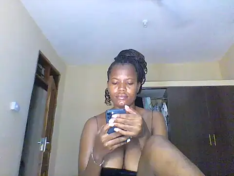 Snapshot of Cute_princcess chatting on 12-15-25, 03:49 Cute princcess online show from 12-15-25, 03:49