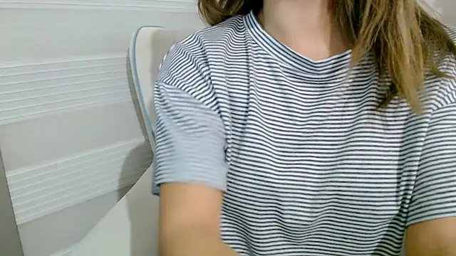 Snapshot of Topmodell chatting on 01-18-25, 10:28 Topmodell online show from 01-18-25, 10:28