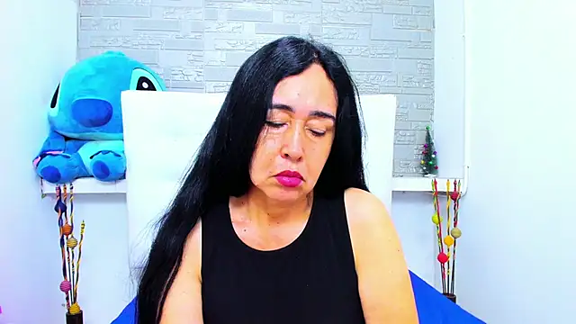 Snapshot of HorniestMilf chatting on 09-28-25, 05:29 HorniestMilf online show from 09-28-25, 05:29