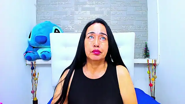 Snapshot of HorniestMilf chatting on 10-12-25, 04:39 HorniestMilf online show from 10-12-25, 04:39