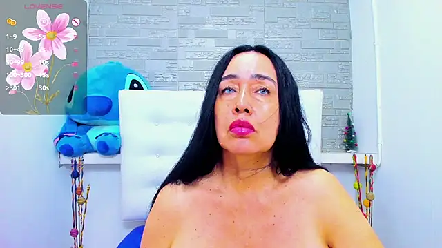 Snapshot of HorniestMilf chatting on 11-06-25, 09:37 HorniestMilf online show from 11-06-25, 09:37