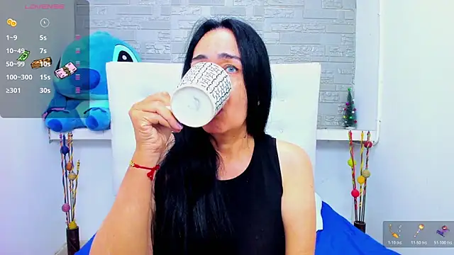 Snapshot of HorniestMilf chatting on 11-14-25, 04:17 HorniestMilf online show from 11-14-25, 04:17