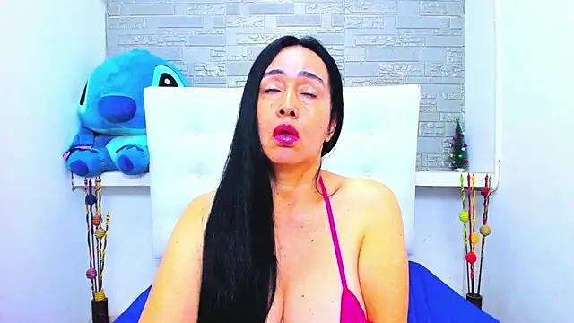 Snapshot of HorniestMilf chatting on 11-28-25, 09:39 HorniestMilf online show from 11-28-25, 09:39