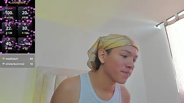 Snapshot of JulianRose_1 chatting on 03-16-25, 03:06 JulianRose 1 online show from 03-16-25, 03:06