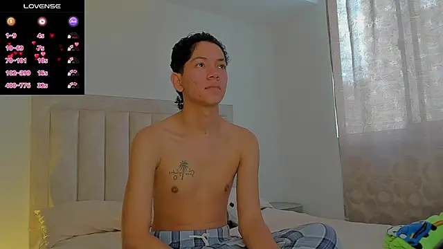 Snapshot of JulianRose_1 chatting on 10-02-25, 12:45 JulianRose 1 online show from 10-02-25, 12:45