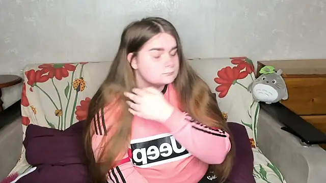 Snapshot of Aushpana chatting on 02-12-25, 09:31 Aushpana online show from 02-12-25, 09:31