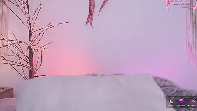 Snapshot of Eyleen_24 chatting on 12-23-24, 10:23 Eyleen 24 online show from 12-23-24, 10:23