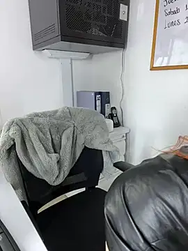 Snapshot of Eyleen_24 chatting on 02-22-25, 07:03 Eyleen 24 online show from 02-22-25, 07:03