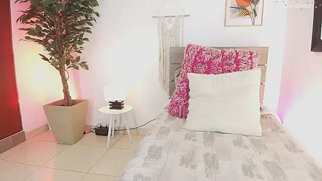 Snapshot of Eyleen_24 chatting on 03-06-25, 08:16 Eyleen 24 online show from 03-06-25, 08:16