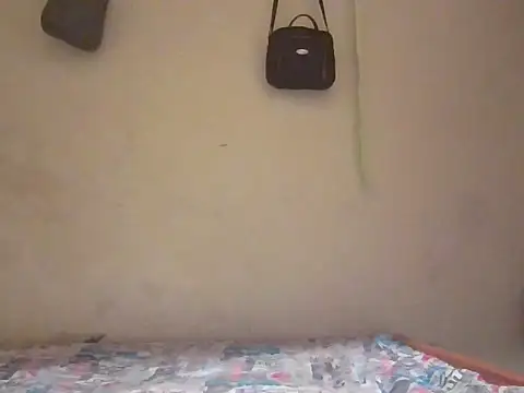 Snapshot of pritty-leila chatting on 09-18-25, 07:32 pritty-leila online show from 09-18-25, 07:32