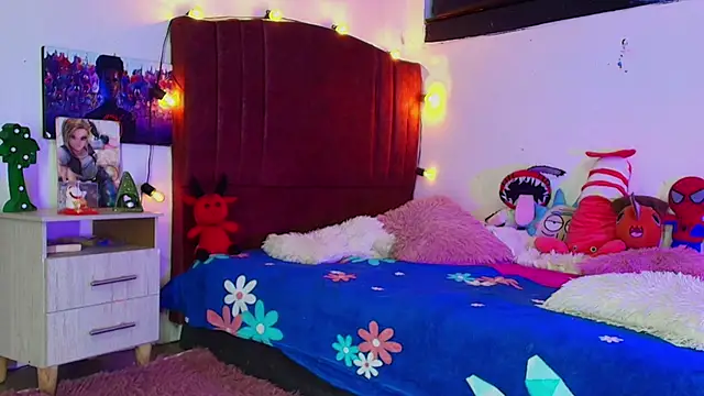 alisson zafiro  online show from 11-02-25, 03:20