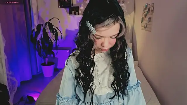 Lil Amelie online show from 11-11-25, 09:42