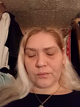 Minna Jeannie online show from 12-17-25, 01:55