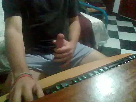 Snapshot of CummedCock chatting on 10-29-25, 05:14 CummedCock online show from 10-29-25, 05:14