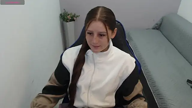 Snapshot of valerie_diaz1 chatting on 10-03-25, 01:30 valerie diaz1 online show from 10-03-25, 01:30