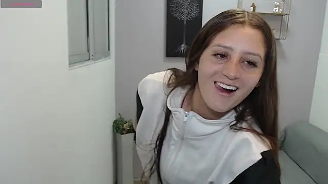 Snapshot of valerie_diaz1 chatting on 10-16-25, 01:23 valerie diaz1 online show from 10-16-25, 01:23