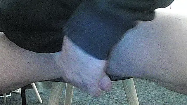 Snapshot of Nice8inchaussie chatting on 11-27-25, 05:48 Nice8inchaussie online show from 11-27-25, 05:48