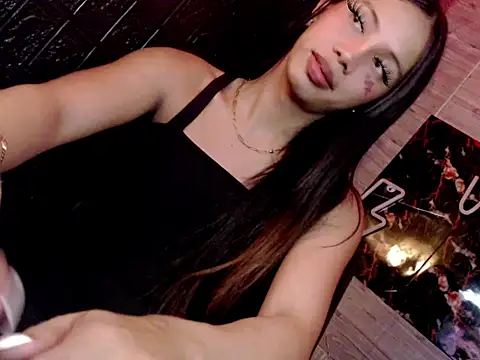 Snapshot of whiteladyboy chatting on 10-17-25, 02:48 whiteladyboy online show from 10-17-25, 02:48