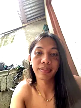 Snapshot of whiteladyboy chatting on 11-04-25, 04:00 whiteladyboy online show from 11-04-25, 04:00