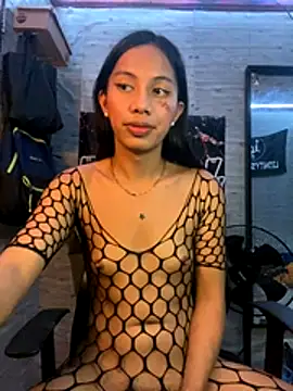 Snapshot of whiteladyboy chatting on 12-02-25, 04:13 whiteladyboy online show from 12-02-25, 04:13