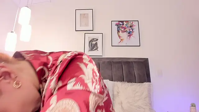 Snapshot of helen_mooree chatting on 01-11-25, 01:32 helen mooree online show from 01-11-25, 01:32