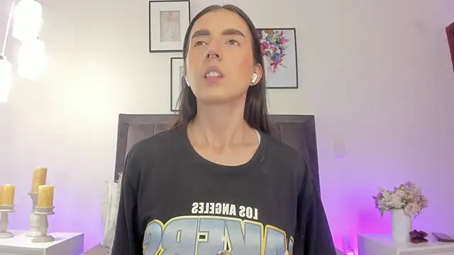 helen mooree online show from 04-20-26, 12:41