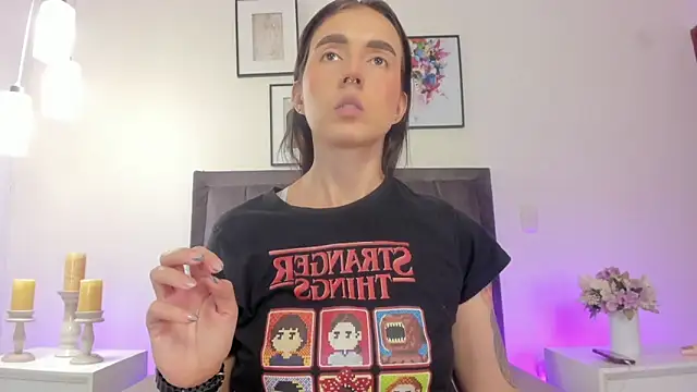 helen mooree online show from 04-24-26, 12:51