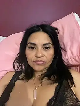 Snapshot of paolagomez_ chatting on 12-13-24, 11:45 paolagomez  online show from 12-13-24, 11:45