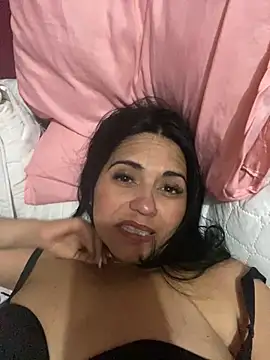Snapshot of paolagomez_ chatting on 01-12-25, 11:47 paolagomez  online show from 01-12-25, 11:47