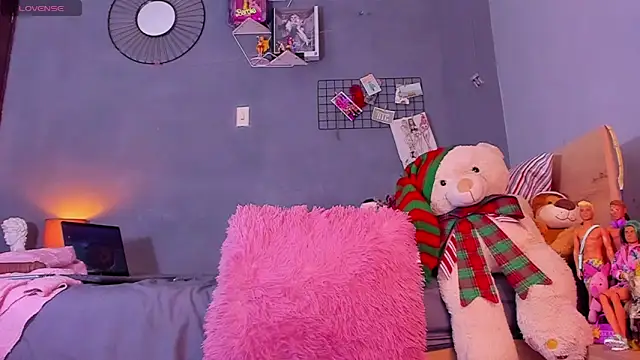 Snapshot of tiffbeatiful chatting on 12-28-24, 03:26 tiffbeatiful online show from 12-28-24, 03:26