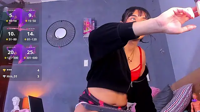 Snapshot of tiffbeatiful chatting on 03-15-25, 09:30 tiffbeatiful online show from 03-15-25, 09:30