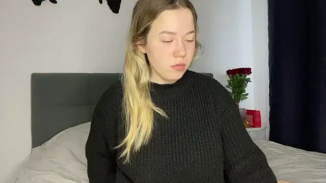 Snapshot of Embersweetbunny chatting on 02-07-25, 08:44 Embersweetbunny online show from 02-07-25, 08:44