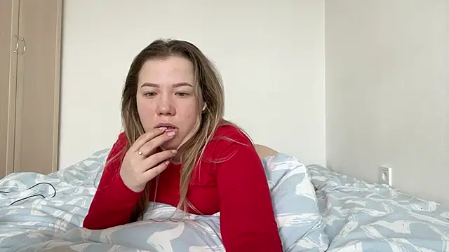 Snapshot of Embersweetbunny chatting on 03-11-25, 09:45 Embersweetbunny online show from 03-11-25, 09:45