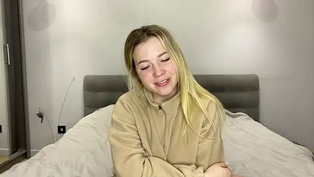 Snapshot of Embersweetbunny chatting on 12-01-25, 05:12 Embersweetbunny online show from 12-01-25, 05:12